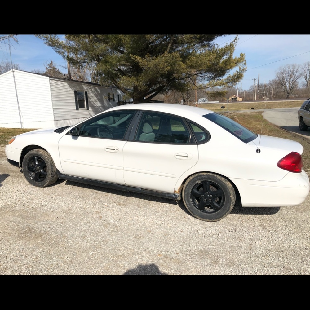 2003 Ford Taurus SES Sedan 4D